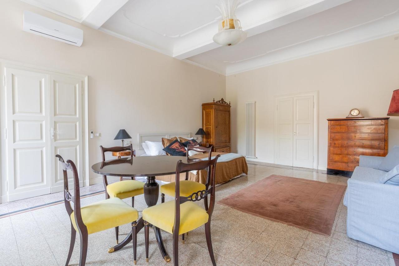 Palazzo Sabbioni Suite Del Conte Elegant Suite In Old Monastery City Center Ferrara Eksteriør bilde
